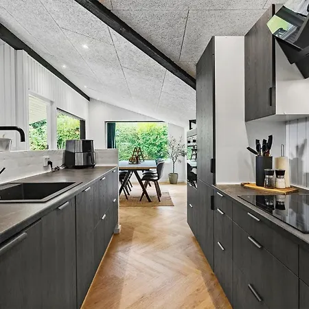 4 Bedroom Awesome In