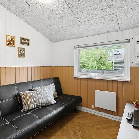 4 Bedroom Awesome In Feriehus *