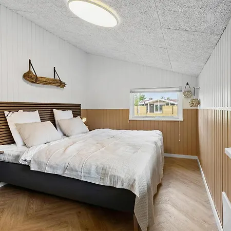 4 Bedroom Awesome In Casa de Férias