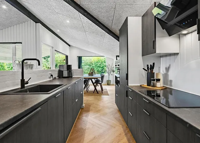 4 Bedroom Awesome In