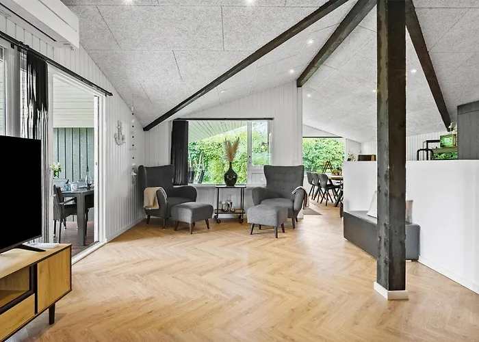 Nyaraló 4 Bedroom Awesome In *