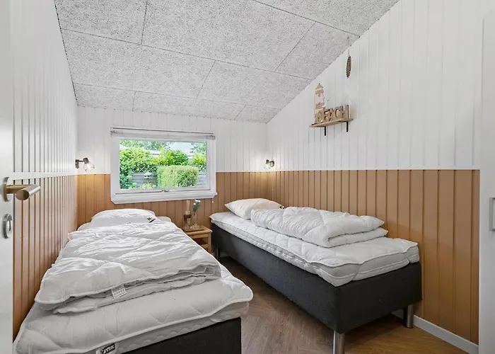 Сasa de vacaciones 4 Bedroom Awesome In